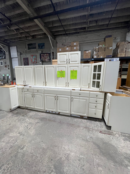 Kitchen Cabinet Set (POS#42418)