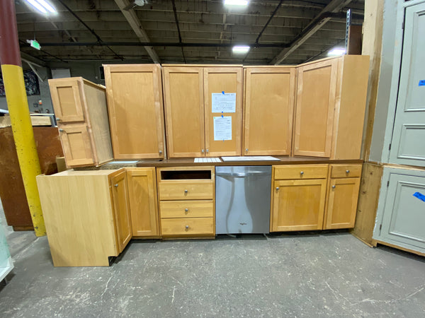 Kitchen Cabinet Set (POS#10722R)